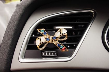 Cartoon Car Fragrance Car Interior Perfume Aromatherapy Female Car Supplies (Option: Colorful bows)